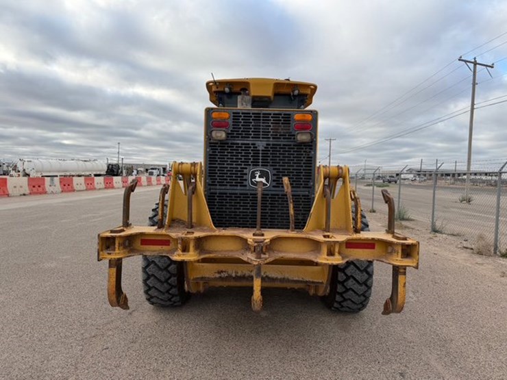 2005-deere-672d-image-6