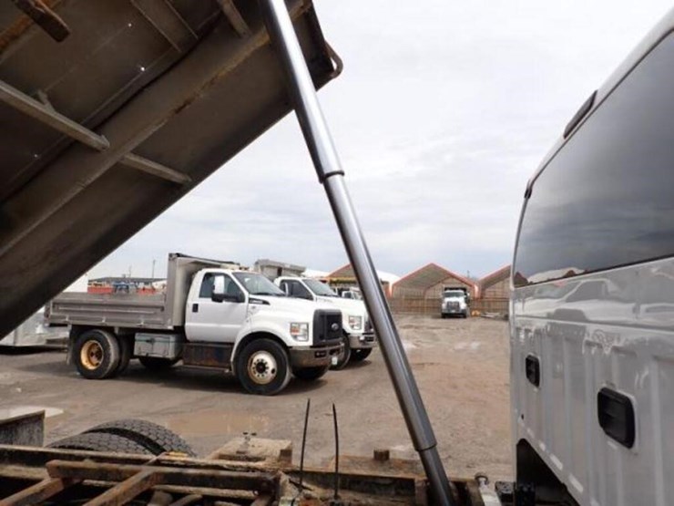 2017-ford-f750-image-57