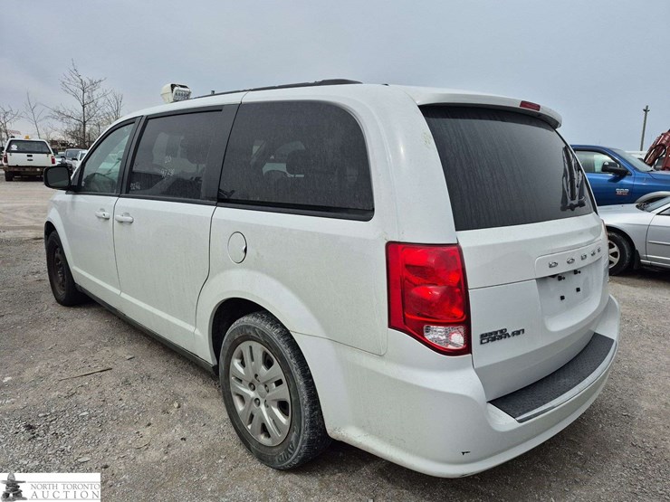 2020-dodge-grand-caravan-sxt-image-6