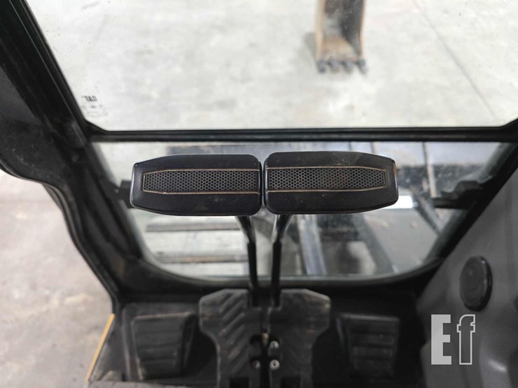 2022-caterpillar-307.5-image-18