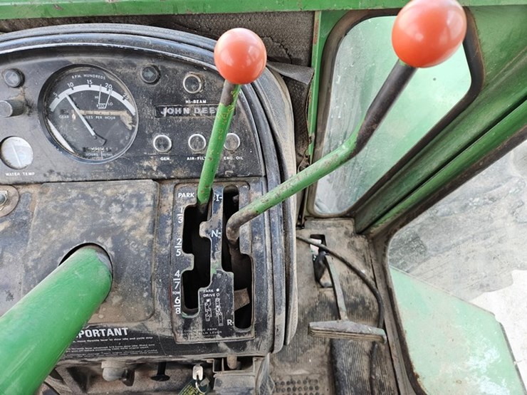 1974-john-deere-7520-image-44