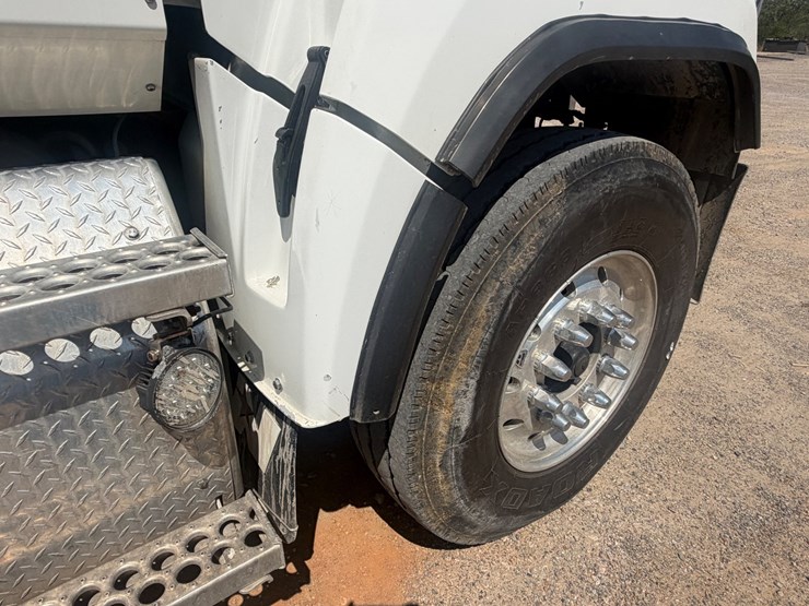 2016-western-star-4700-image-12