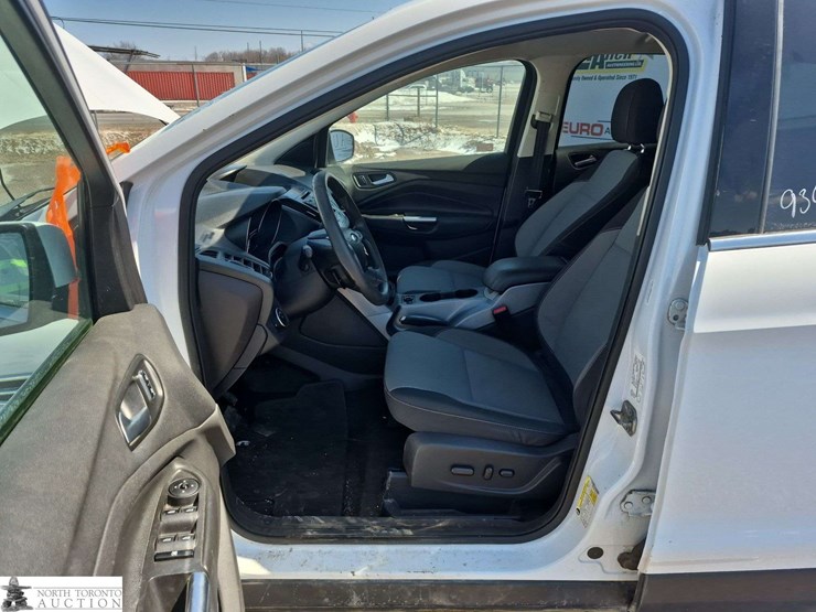 2016-ford-escape-image-11