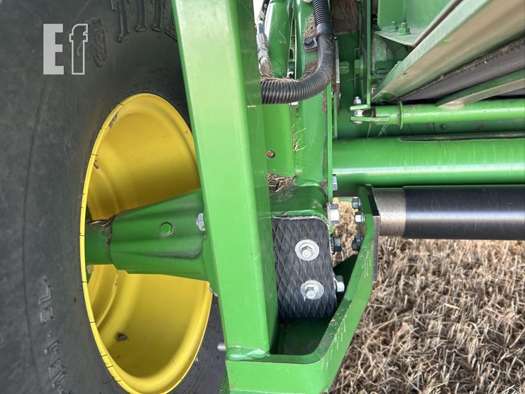 2019-john-deere-560m-image-34