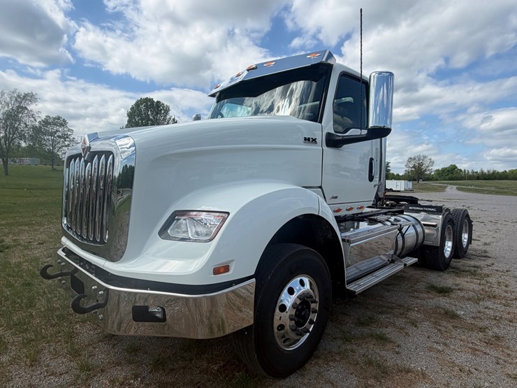 2024-international-hx620-image-1
