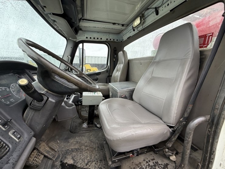 2011-freightliner-vac-con-t/a-vacuum-truck-image-27