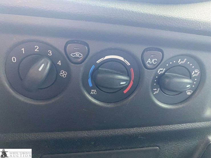 2016-ford-transit-image-21