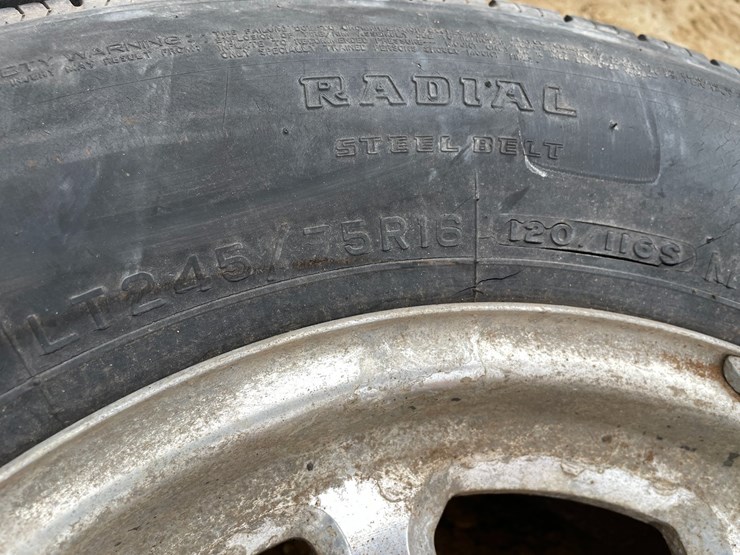 #3926-•-(6)-spare-rims-and-tires-image-40