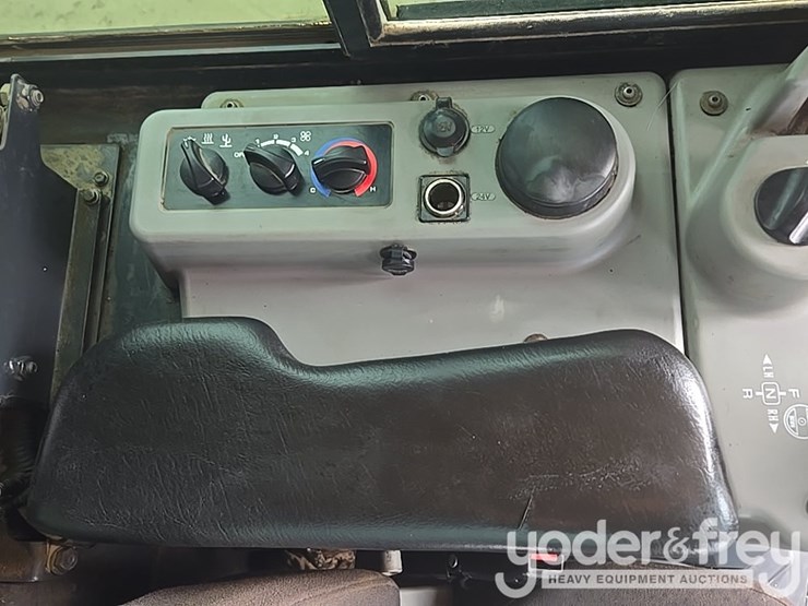 2014-komatsu-d61px-23-image-94