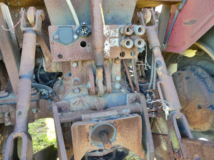 case-ih-farmall-80-image-6