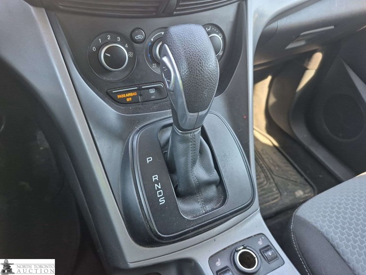 2016-ford-escape-image-19