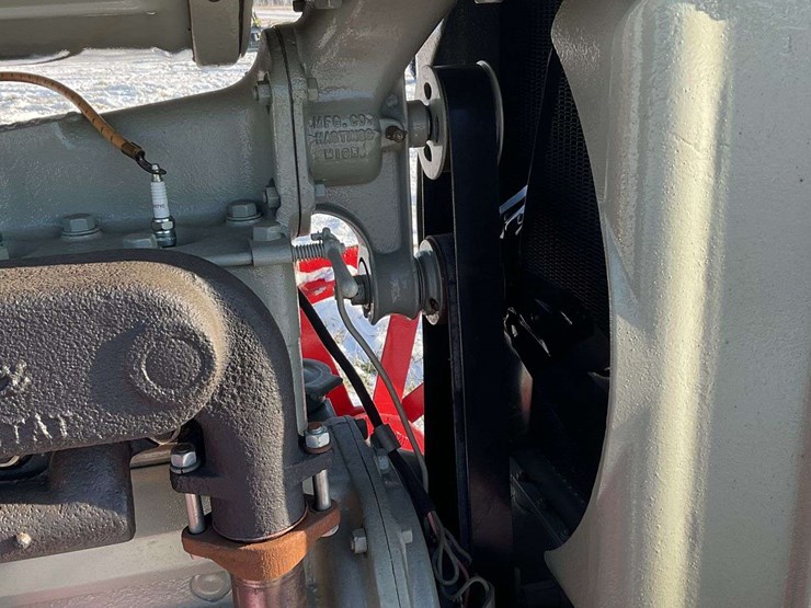 1925-fordson-with-mounted-terrace-plow-image-19