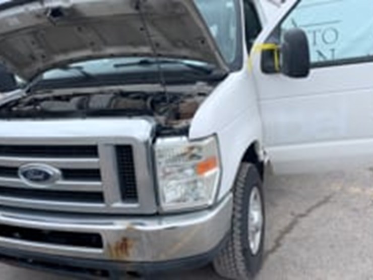 2010-ford-cargo-image-9