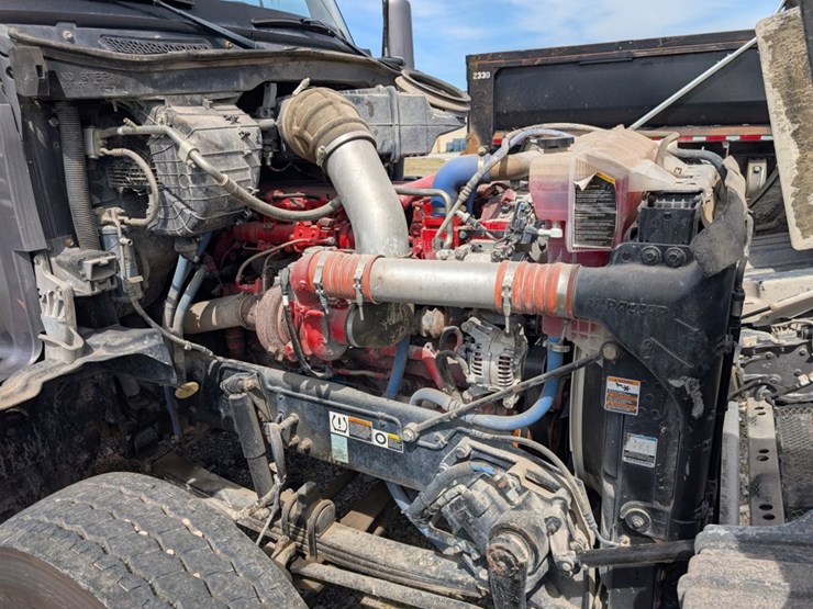 2017-kenworth-t880-image-6