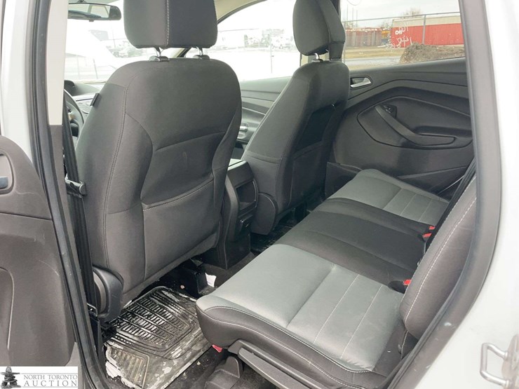 2016-ford-escape-image-15