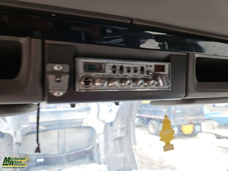 2013-kenworth-t800-image-29