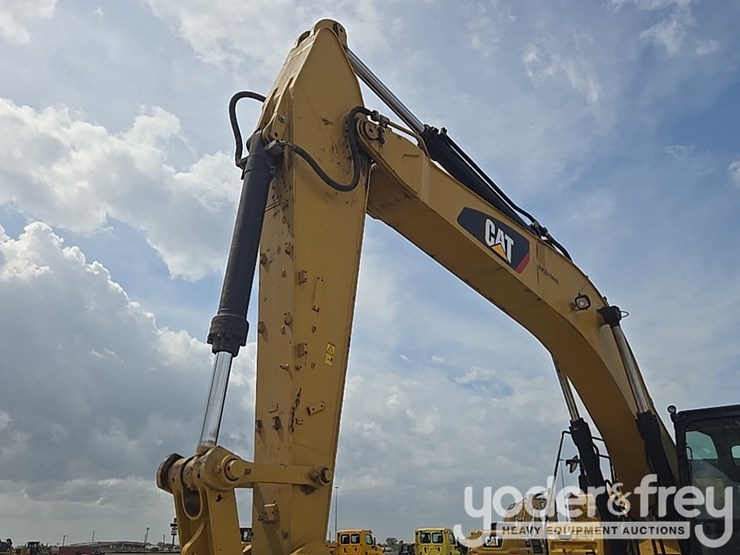 2017-caterpillar-336fl-image-31