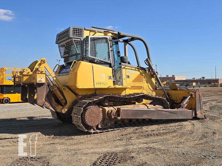 2006-deere-750j-image-3