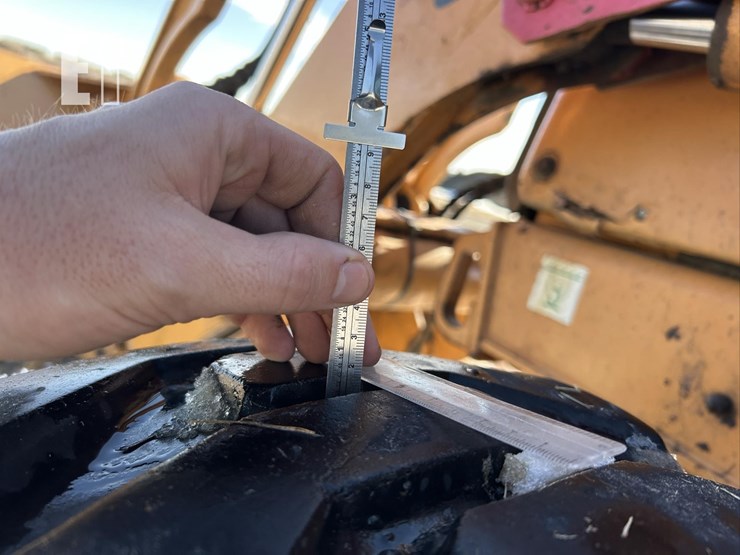 2000-case-570m-xt-image-39