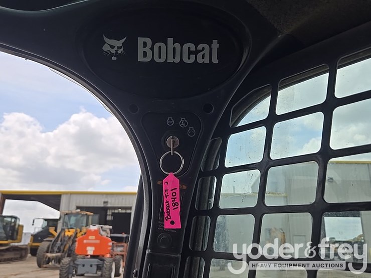 2021-bobcat-t740-image-98