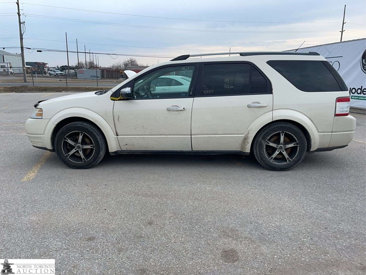 2009-ford-taurus-x-image-8