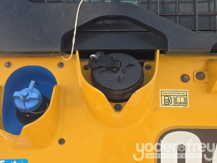 2021-caterpillar-d1-image-57