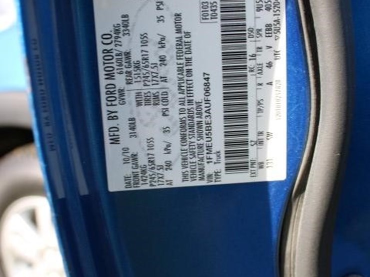 2010-ford-explorer-xlt-image-13