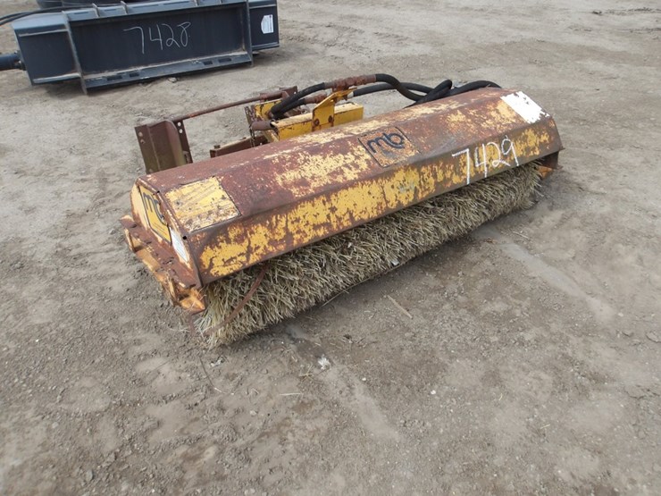 #7429-•-loader-hydraulic-broom-image-2