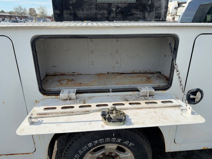 2010-ford-f350-xlt-image-18