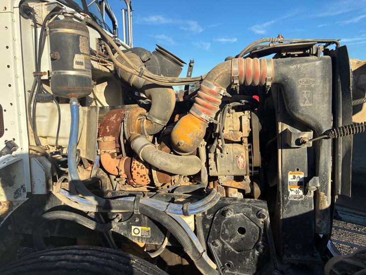 2007-peterbilt-385-image-14