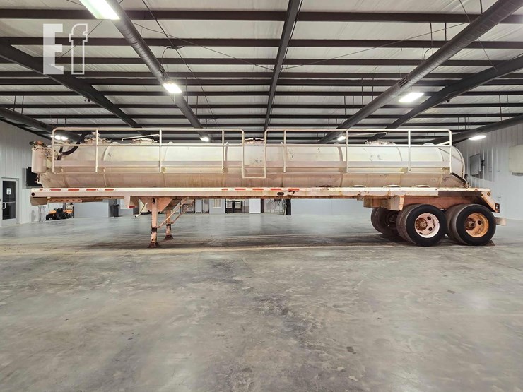 dragon-products-&-industries-vacuum-tank-trailer-image-5