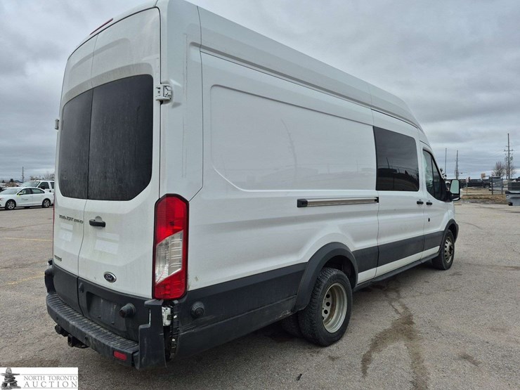 2016-ford-transit-image-5