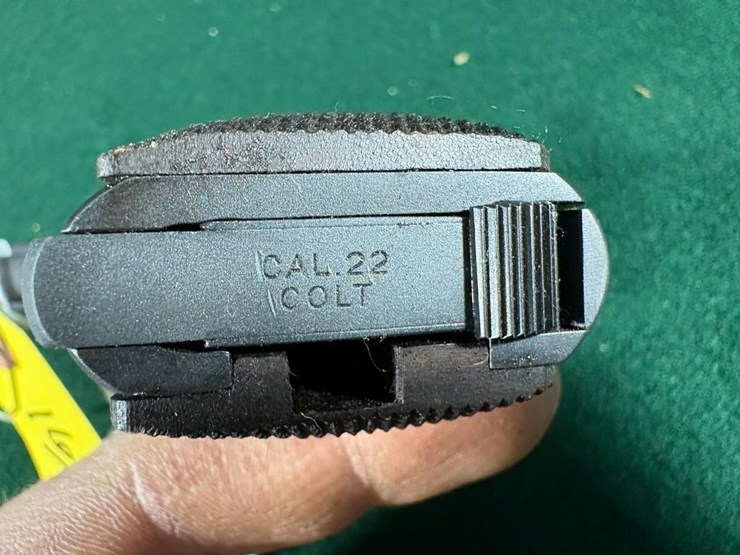 colt-woodsman-22-pistol-image-9