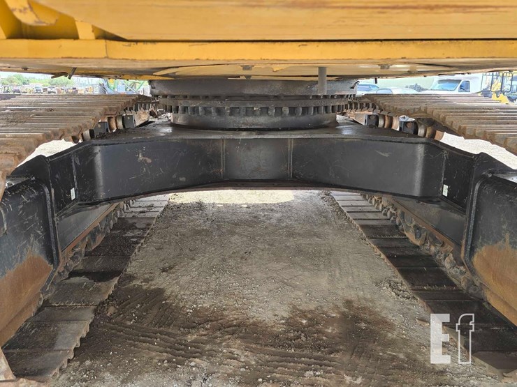 2020-caterpillar-336gc-image-29