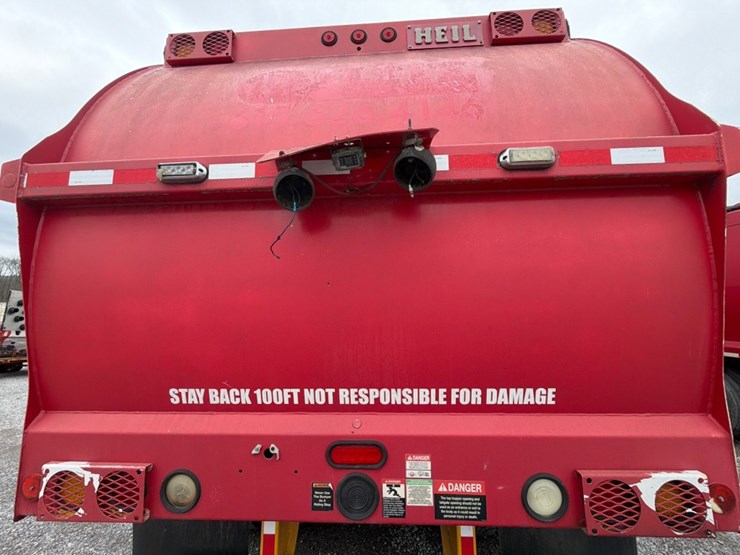 #31716-•-2009-crane-carrier-sanitation-truck-image-17