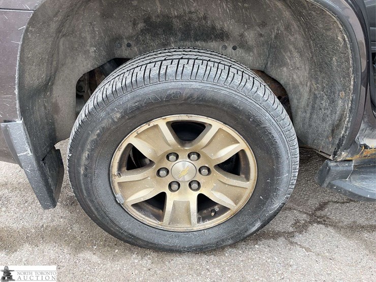 2017-chevrolet-tahoe-image-25