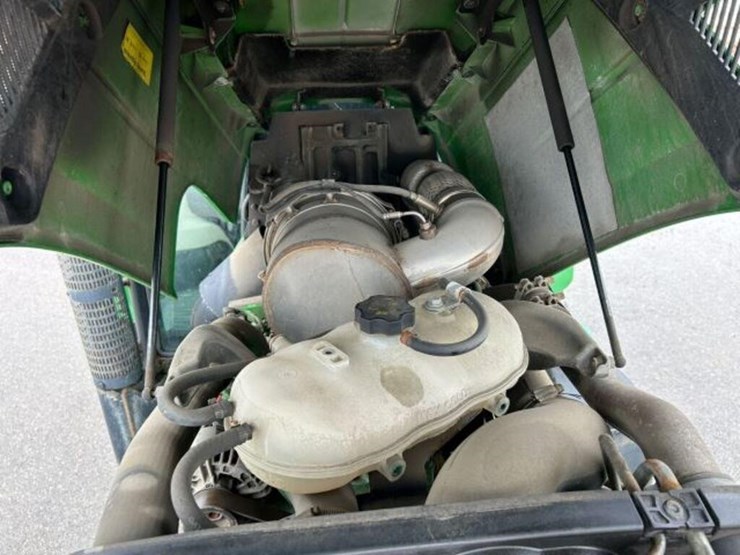 2016-john-deere-5085e-image-29