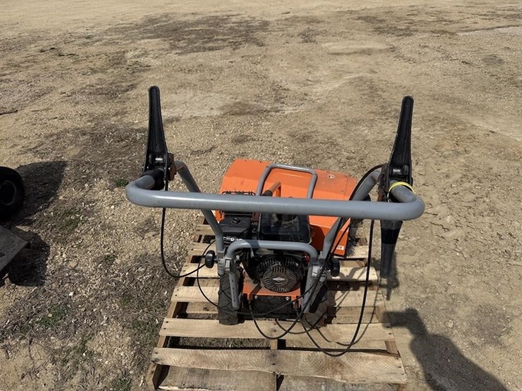 yard-max-yp7065-power-sweeper-image-5