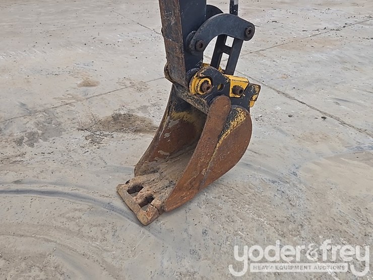 2022-deere-26g-image-23