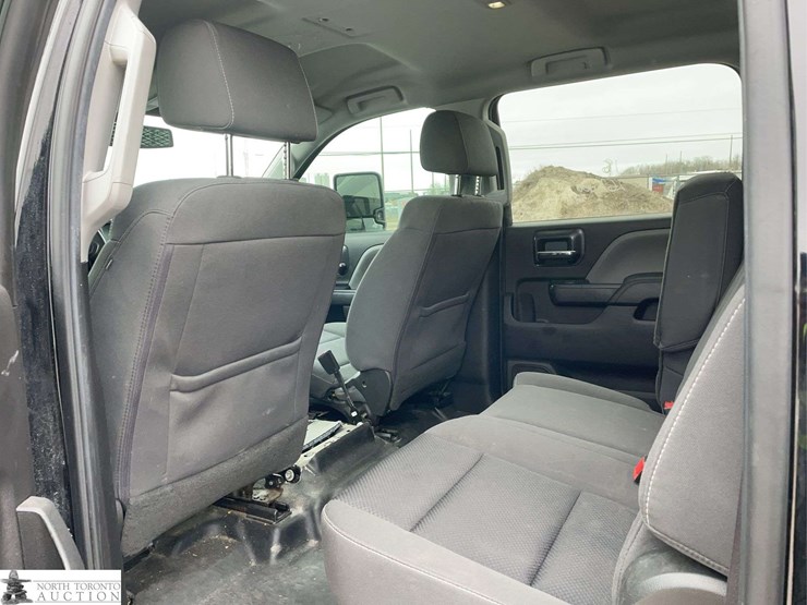 2016-chevrolet-silverado-2500hd-image-15