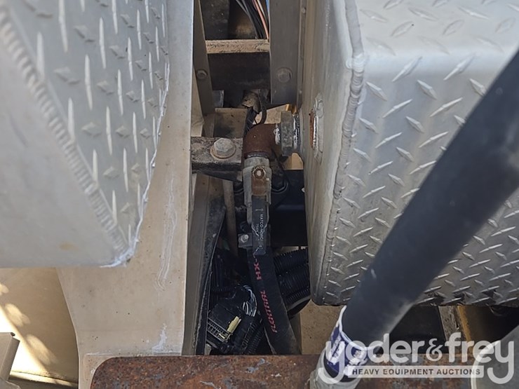 2014-kenworth-t880-image-61