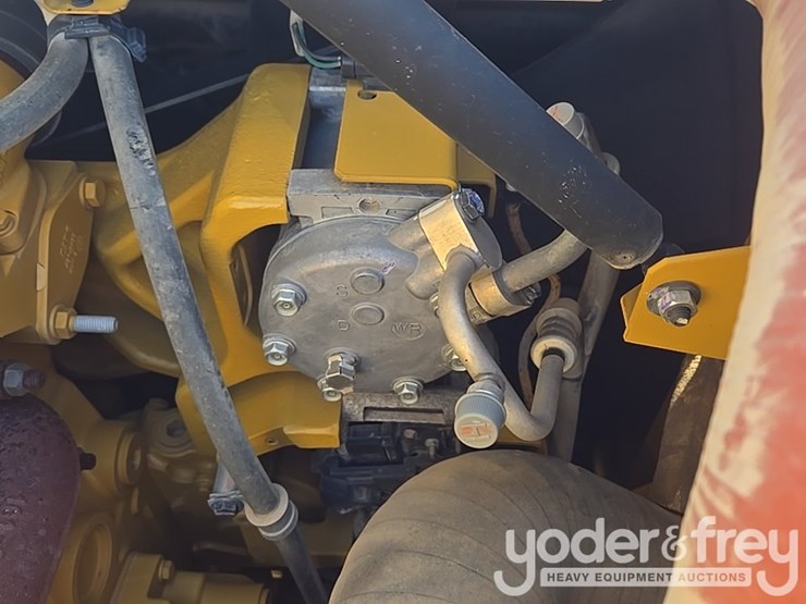 2019-caterpillar-336-image-65