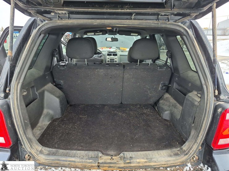 2011-ford-escape-xlt-image-30