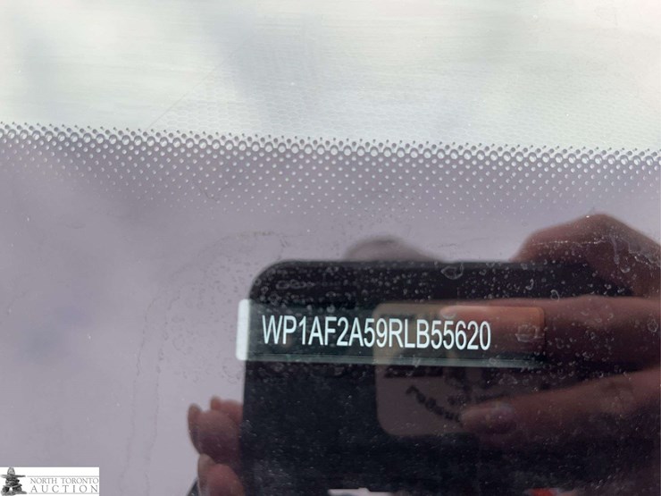 2024-porsch-macan-gts-image-16