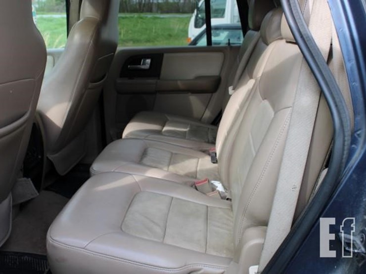 2004-ford-expedition-image-6