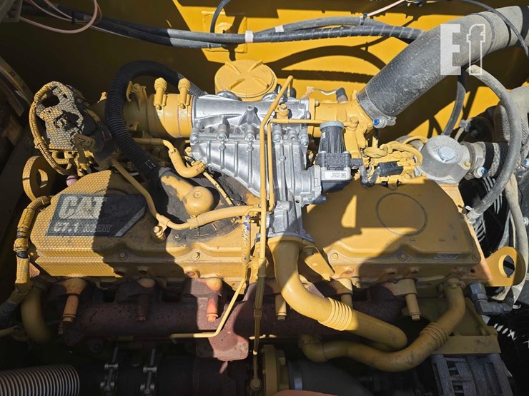 2020-caterpillar-323-image-27