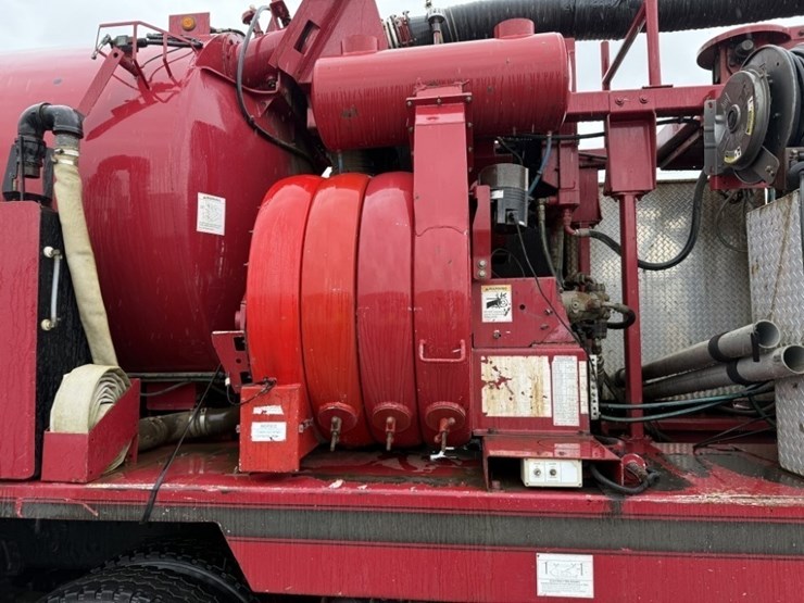 2011-freightliner-vac-con-t/a-vacuum-truck-image-24