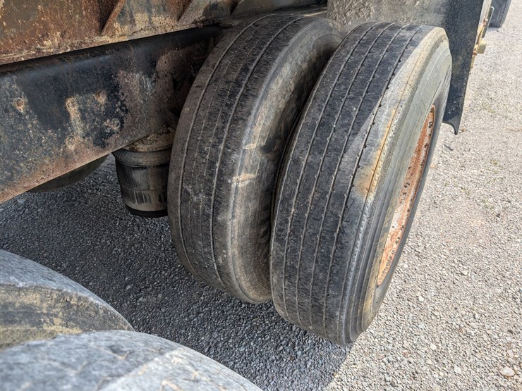 1984-ford-l9000-image-19