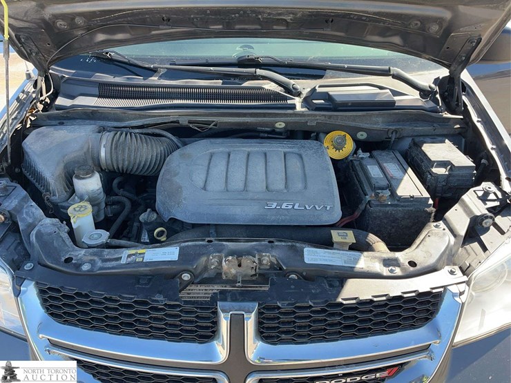 2017-dodge-grand-caravan-sxt-image-10