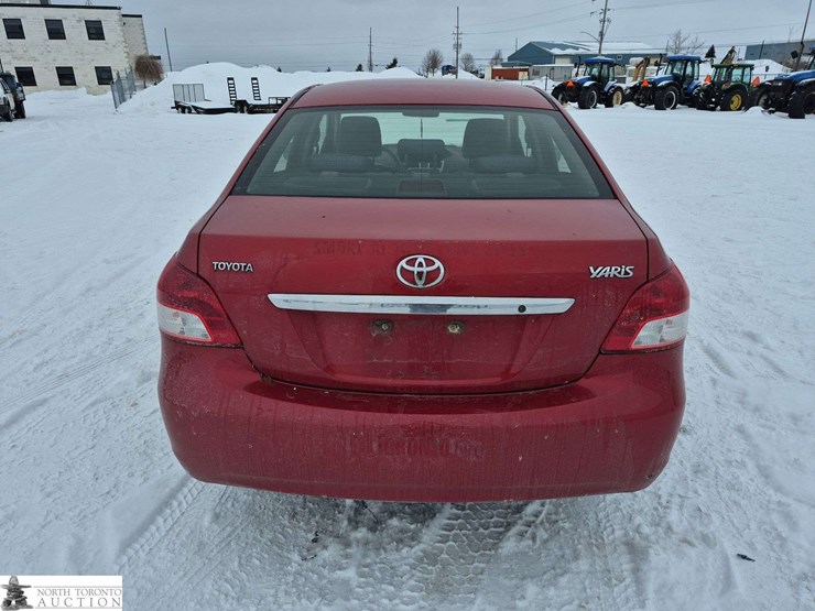 2009-toyota-yaris-base-4dr-sedan-4a-image-4